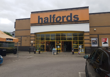 Halfords Auto centre