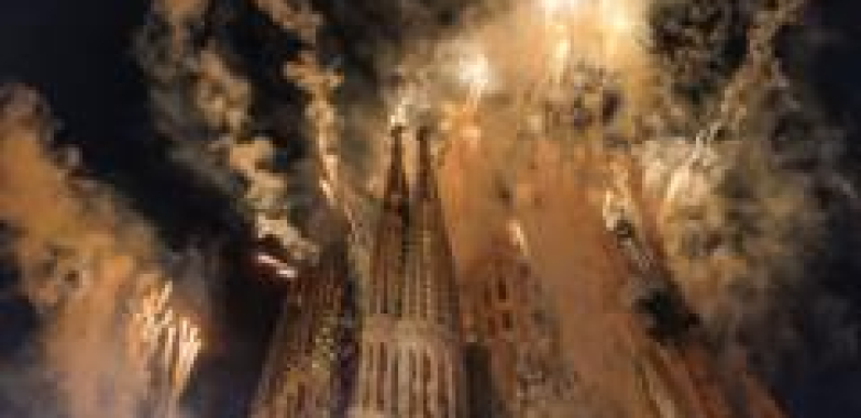 Fireworks illuminate Barcelona’s Sagrada Família during Pope visit