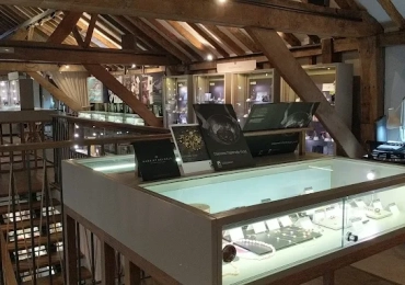 Harriet Kelsall Bespoke Jewellery